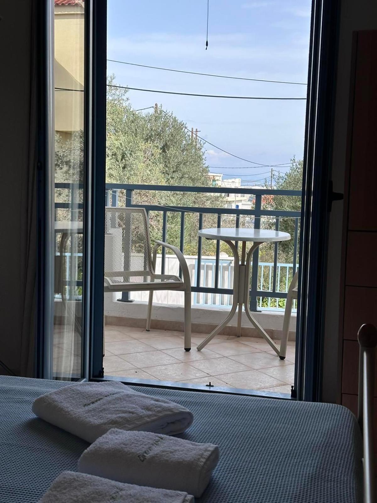 Green Island Studios Скала Номер фото